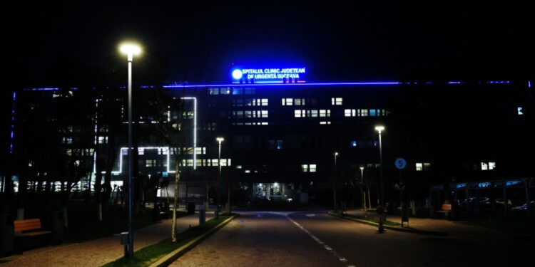 Clădiri din municipiul Suceava iluminate în albastru, cu prilejul Zilei Internaționale de Conștientizare a Autismului (Foto)