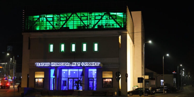 Clădiri din municipiul Suceava iluminate în albastru, cu prilejul Zilei Internaționale de Conștientizare a Autismului (Foto)