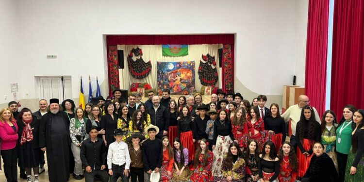 Cercul pedagogic al profesorilor mediatori, la Școala Gimnazială „George Voevidca” din Cîmpulung Moldovenesc. S-a vorbit despre semnificația „Zilei Internaționale a Romilor”