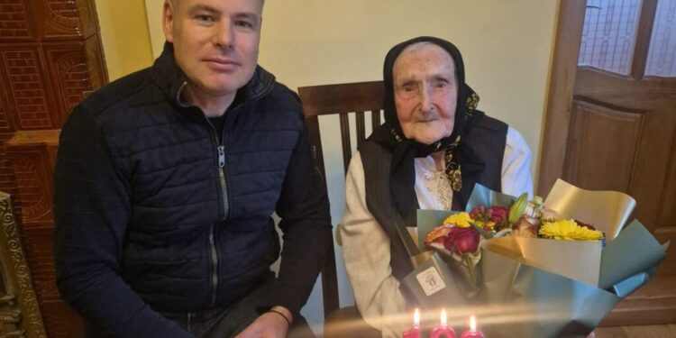 Varvara Bocicu, din Sucevița, felicitată cu ocazia împlinirii vîrstei de 106 ani