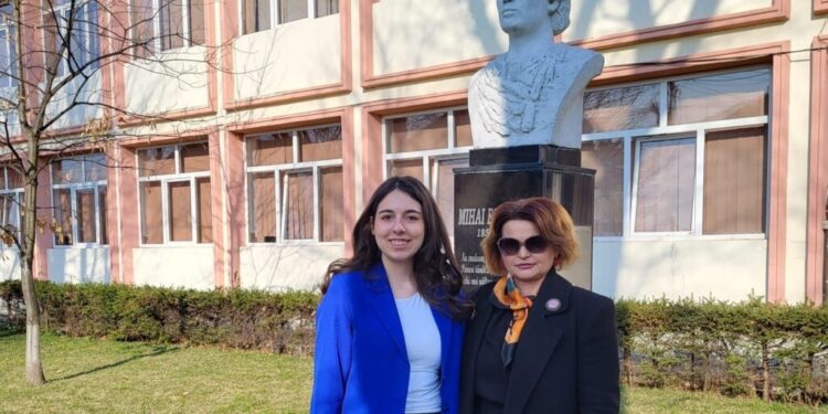 Flavia Rusu, de la Școala Gimnazială ”Mihai Eminescu” Rădăuți, premiul I la Olimpiada Națională de Istorie