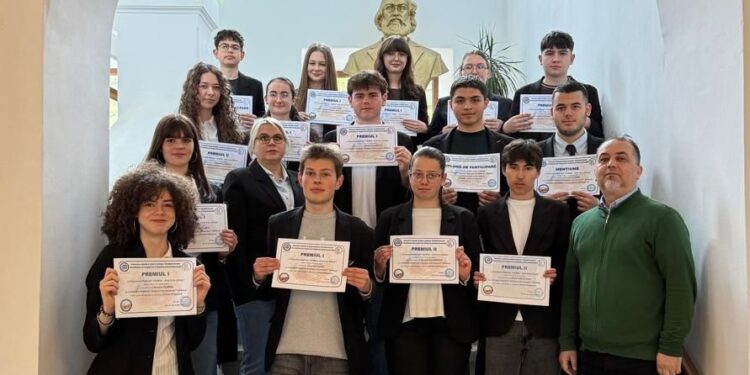 Elevii de la Colegiul ”Eudoxiu Hurmuzachi” Rădăuți, rezultate foarte bune la concursul național „Chimia – Artă între Științe”