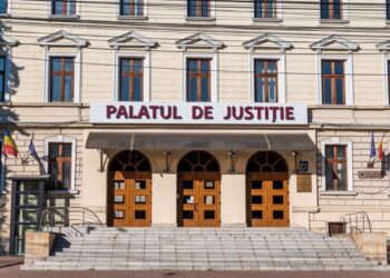 Șoferul care l-a accidentat grav pe locțiitorul ISU Fălticeni a scăpat de arestare preventivă. Decizia a fost luată de două instanțe