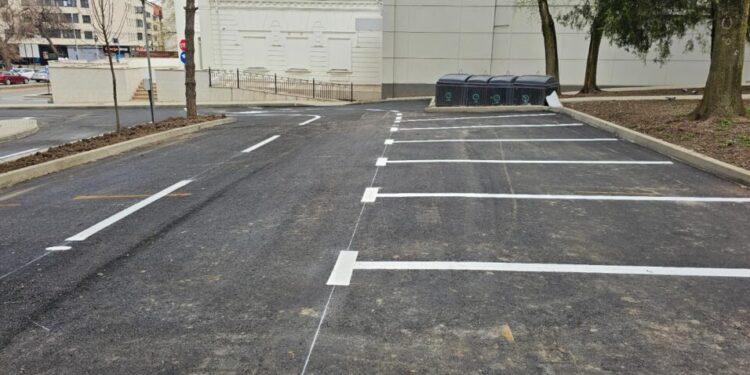 11 garaje demolate și 41 de locuri de parcare amenajate, în zona fostului restaurant ”Național” din centrul Sucevei