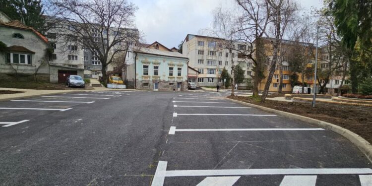 11 garaje demolate și 41 de locuri de parcare amenajate, în zona fostului restaurant ”Național” din centrul Sucevei