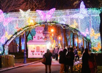 În Suceava, capitala culorii gri, este ca la ultimii săraci (Foto de la Craiova)