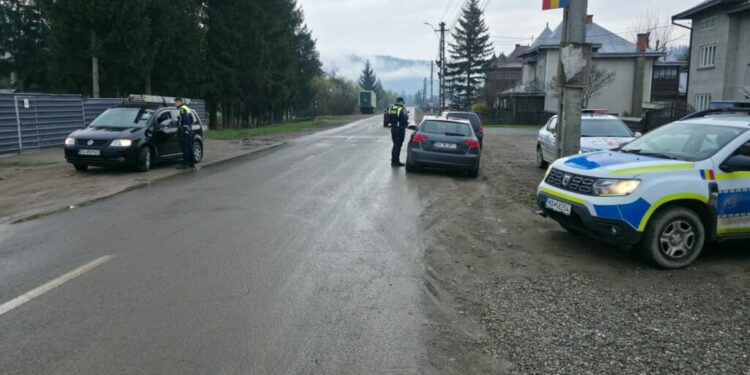 16 polițiști, la o acțiune Blocada, la Vama. Au fost verificate 102 autoturisme. Au fost efectuate 48 de testări cu aparatele de identificare a consumului de alcool și substanțe interzise