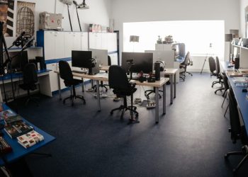 Programe gratuite de consiliere, pentru tinerii care vor să dea admitere la programul Cinematografie, fotografie, media, derulat de universitatea suceveană