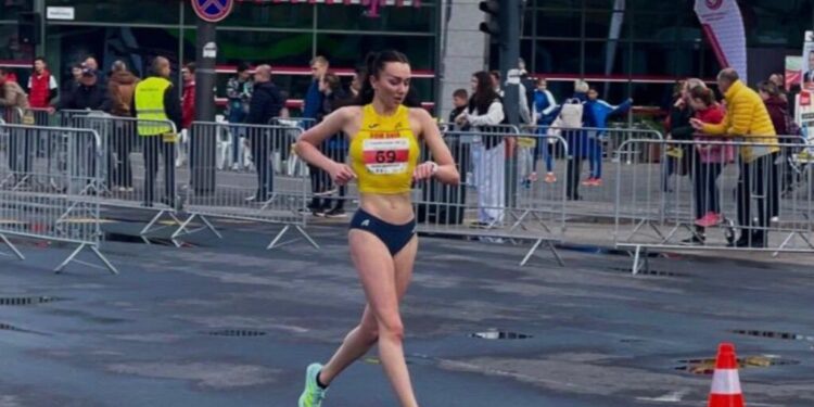 Atleta Robaniuc Selena Dumitrița, din Gura Humorului, calificată la Mondialele U20. Antrenorul Silviu Casandra: Este foarte bine că din prima a reușit îndeplinirea baremului