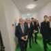 Cea de-a 66-a creșă construită prin CNI, inaugurată în cartierul sucevean Burdujeni, în prezența premierului Bolojan. Domnul Bolojan a fost informat că, din toamnă, această creşă ”va funcționa în bune condiţii, cu personal şi cu toate lucrurile în bună regulă”
