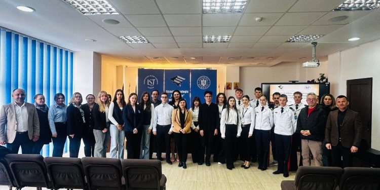 Alessandra Moșneagu, de la ”Mihai Eminescu”, și Rareș Nicolae Ichim, de la Colegiul Militar, calificați la faza națională a unui concurs de referate și comunicări științifice în domeniul istoriei