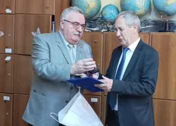 Doi profesori, două diplome, doi stropi de recunoștință