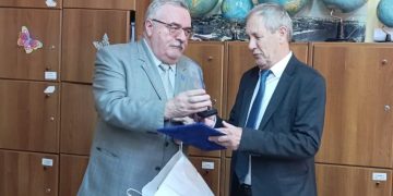 Doi profesori, două diplome, doi stropi de recunoștință