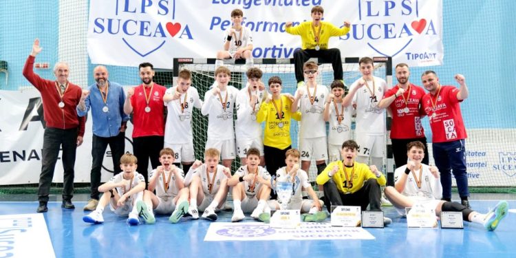 CSU Suceava, vicecampioană la handbal juniori 3. Printre cei mai buni jucători ai turnelui final s-au numărat Ștefan Chiruț, Mihail Șutu și Robert Colibă