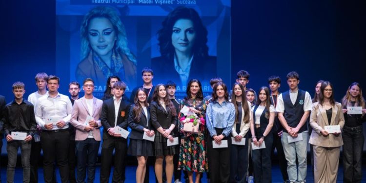 Aproape 400 de olimpici, profesori și directori suceveni, premiați în cadrul Galei ”Copiii pe primul loc”, organizată de Fundația ”Ana – Inimă de Copil”. Larisa Blanari: Vreau să vă felicit pe fiecare dintre voi, pe părinții voștri și pe profesorii voștri (Foto)