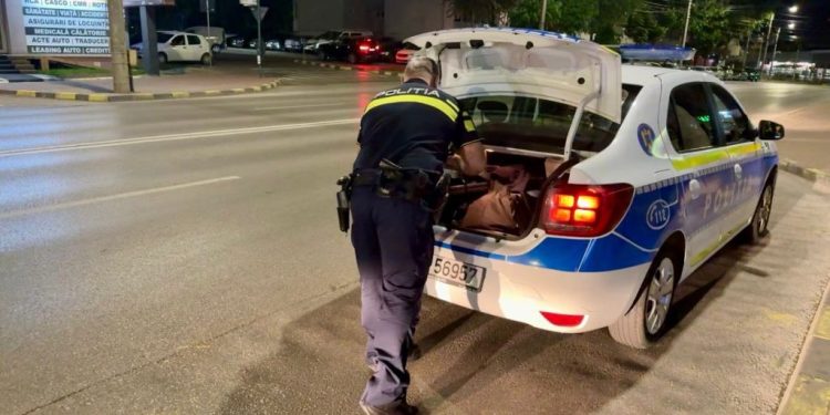 În municipiul Suceava intersecțiile au rămas, dar polițiștii care să dirijeze circulația au dispărut