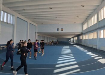 CSM Suceava, sală și cămin fără încălzire și apă caldă, stadion cu pistă de zgură. Antrenorul Silviu Casandra: Sînt condiții improprii, dar… e bine că avem și sala asta