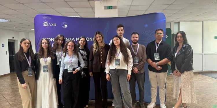 Un premiu și cîteva mențiuni, obținute de studenți suceveni la Conferința națională de bioenergie de la Iași