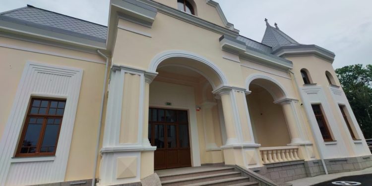 Casa Tatos din Fălticeni, înscrisă în Patrimoniul cultural național al României, restaurată. Aici va funcționa și Casa Căsătoriilor, care va fi deschisă pe 13 iunie (Foto)