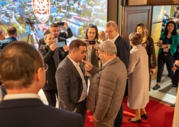 Patronul UMB Spedition, Dorinel Umbrărescu, la Suceava, pentru semnarea contractelor pentru loturile de autostradă Pașcani-Suceava