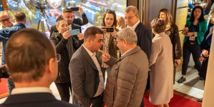 Patronul UMB Spedition, Dorinel Umbrărescu, la Suceava, pentru semnarea contractelor pentru loturile de autostradă Pașcani-Suceava