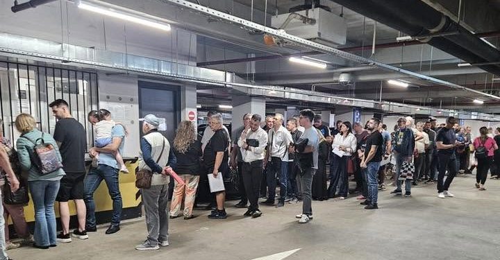 Primăria Suceava susține că vechiul sistem pentru parcări evita cozile: Procedurile noastre au fost blocate de Prefectura Suceava