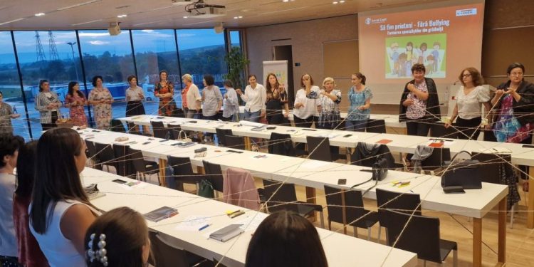 Salvați Copiii: În județul Suceava, 51 de cadre didactice lucrează în prezent cu peste 1.000 de preșcolari și părinții acestora pentru a dezvolta relații sigure și a preveni bullyingul