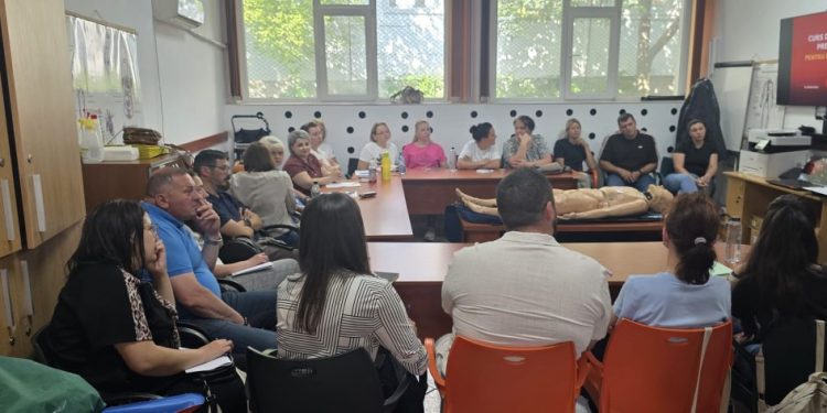 Ambulanțierii suceveni, instruiți de un medic cu peste 25 de ani de experiență în urgențe