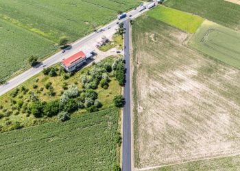 Șapte kilometri din DJ 208F, între Mesteceni și DN 2, au fost asfaltați în șase zile. Gheorghe Șoldan anunță noi lucrări pe drumurile județene