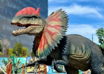 Lumea Dinozaurilor revine la Iulius Mall Suceava. 60 de exponate îi poartă pe vizitatori într-o aventură preistorică