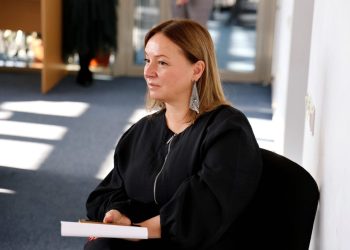 ”Mobilă și durere”, ”Nunta lui Decebal” și ”Legată cu funia de pămînt”, la Festivalul ”Zilele Teatrului Matei Vișniec”. Alina Mihăescu: Oferta este mare și pentru toată lumea