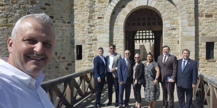 Delegație din Michigan, la Suceava. Vizita deschide ”perspective importante pentru colaborări în domeniile economic, educațional, cultural și comunitar”