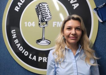 Elevii clublui de lectură ”Cititorii Cetății” Suceava, dezbatare la Palatul Parlamentului referitoare la drepturile copiilor. Prof. Anca Gorban: Elevii au pus problema aplicării riguroase a volumului legal de teme acasă