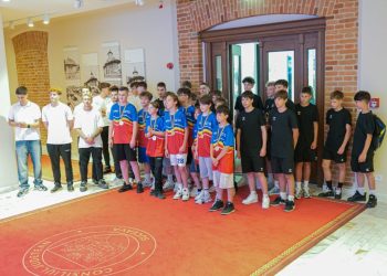 Handbaliștii juniori de la CSU Suceava, campioni și vicecampioni naționali, felicitați de conducerea Consiliului Județean. Aceștia vor fi premiați în viitoarea ședință a CJ