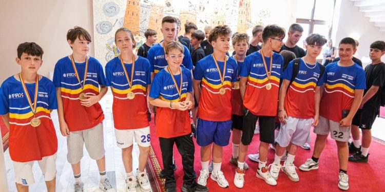 Handbaliștii juniori de la CSU Suceava, campioni și vicecampioni naționali, felicitați de conducerea Consiliului Județean. Aceștia vor fi premiați în viitoarea ședință a CJ