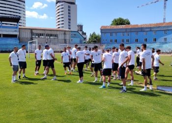 Reunirea lotului echipei CSM Cetatea 1932 Suceava. Antrenorul principal Petre Grigoraș: Liga a II-a este cu totul și cu totul altceva, va trebui să fim mai pretențioși cu alegerile pe care le facem, să aducem jucători dornici să facă performanță, pentru că nu vrem să fim simpli trecători prin Liga a II-a