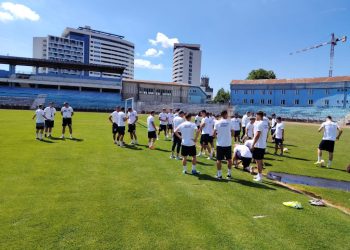 Reunirea lotului echipei CSM Cetatea 1932 Suceava. Antrenorul principal Petre Grigoraș: Liga a II-a este cu totul și cu totul altceva, va trebui să fim mai pretențioși cu alegerile pe care le facem, să aducem jucători dornici să facă performanță, pentru că nu vrem să fim simpli trecători prin Liga a II-a