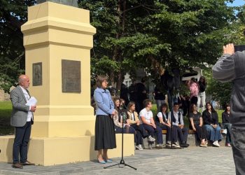 Recital de poezie la Suceava, la 137 de ani de la moartea lui Mihai Eminescu