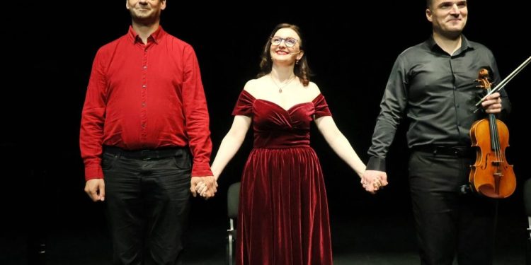 Săli pline la cea de-a X-a ediție a Festivalului ”Zilele Teatrului Matei Vișniec”. Alina Mihăescu: Lumea l-a așteptat și l-a primit cu bucurie