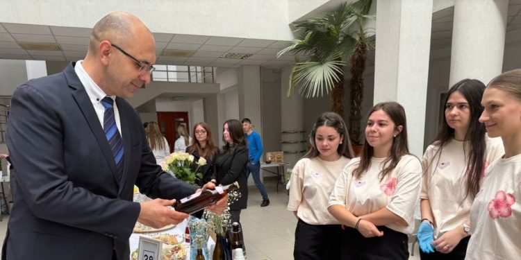 Produse vegane fără gluten sau fără lactoză, bere cu aronia și socată cu hibiscus, la FIA Food Fest. Mircea Oroian: Toate produsele au avut o doză de inovativitate, iar la nivel de gust au fost foarte bune (Foto)