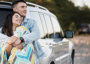 Rent a car în Suceava: ce trebuie să verifici înainte de a închiria o mașină