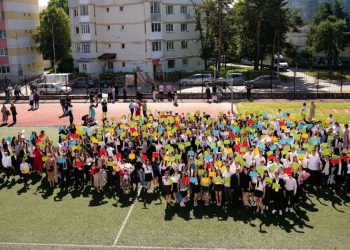 Festivatate de încheiere a anului de învățămînt la Colegiul ”Eudoxiu Hurmuzachi” Rădăuți, școala cu 698 de elevi care au media generală peste 9