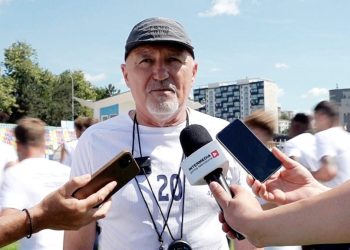 Reunirea lotului echipei CSM Cetatea 1932 Suceava. Antrenorul principal Petre Grigoraș: Liga a II-a este cu totul și cu totul altceva, va trebui să fim mai pretențioși cu alegerile pe care le facem, să aducem jucători dornici să facă performanță, pentru că nu vrem să fim simpli trecători prin Liga a II-a