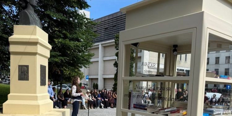 ”Cititorii Cetății” vor să amplaseze rafturi cu cărți în cafenele din municipiul Suceava