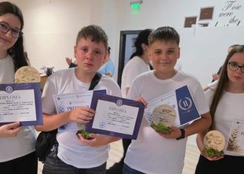 Echipe de la Școala ”Teodor Balan” Gura Humorului și Colegiul Economic Suceava, premiate la Concursul național de proiecte de mediu