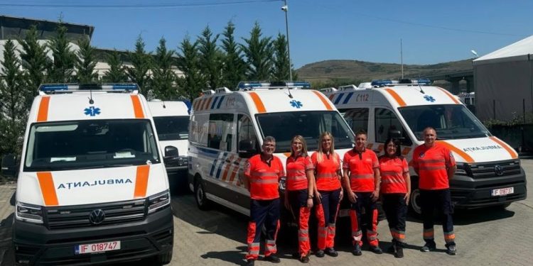 Încă trei autosanitare pentru Serviciul Județean de Ambulanță Suceava. Mihaela Ianovici: Autosanitarele vor contribui la creșterea capacității de intervenție și la asigurarea unor servicii medicale de urgență mai rapide