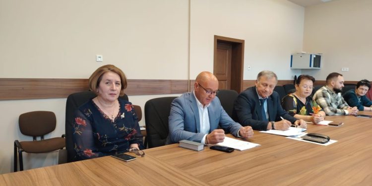 Situația decontării concediilor medicale de către Casa de Sănătate, tema ședinței Comisiei de Dialog Social Suceava