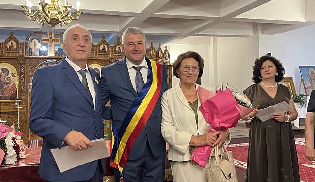 Mai mult de 50 de cupluri de aur, sărbătorite de Zilele Fălticenilor. Primarul Coman: Le mulțumim în numele comunității, pentru că o mare parte din lucrurile frumoase care sînt astăzi în oraș li se datorează lor