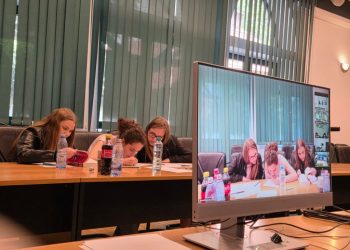 Echipaj de la Liceul Teoretic ”Ion Luca” Vatra Dornei, calificat la faza pe țară a concursului european „Tineri în pădurile Europei”