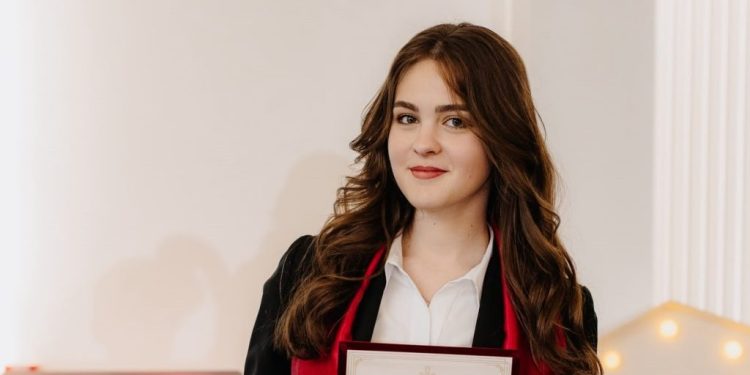 Al doilea 10 la Bacalaureat, la Colegiul Național ”Eudoxiu Hurmuzachi” Rădăuți: Elisabeta Filimon